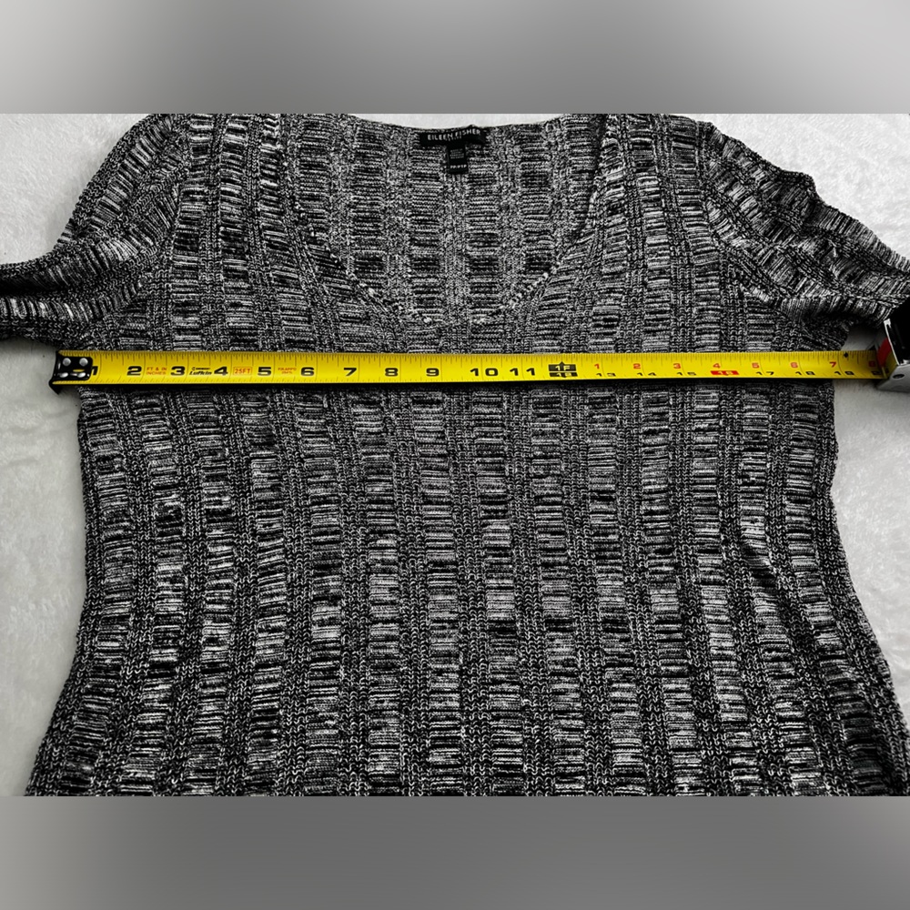 Eileen Fisher Lightweight V-Neck Silk/ Organic Linen Blend Sweater, Size PP - Picture 5 of 15